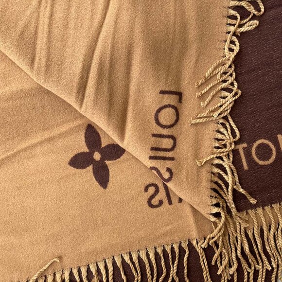 Louis Vuitton Reversible Fringe Scarf - Picture 4 of 5